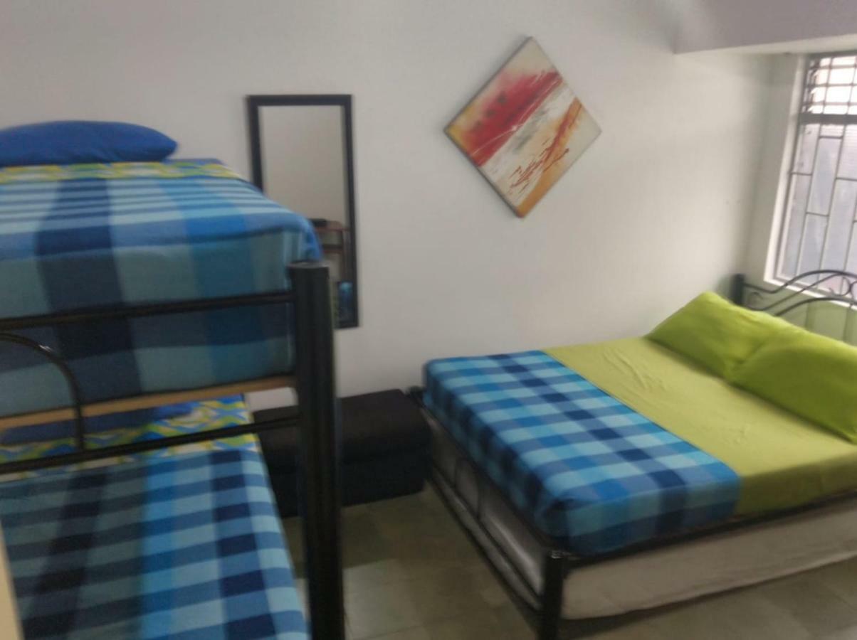 Casa Blanca Hostel Medellín Zewnętrze zdjęcie