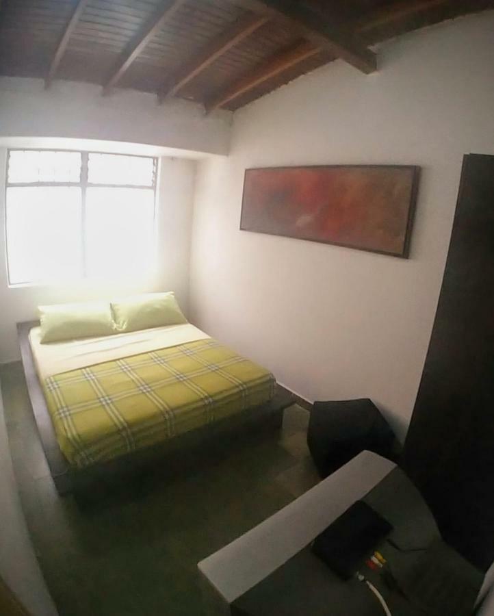 Casa Blanca Hostel Medellín Zewnętrze zdjęcie